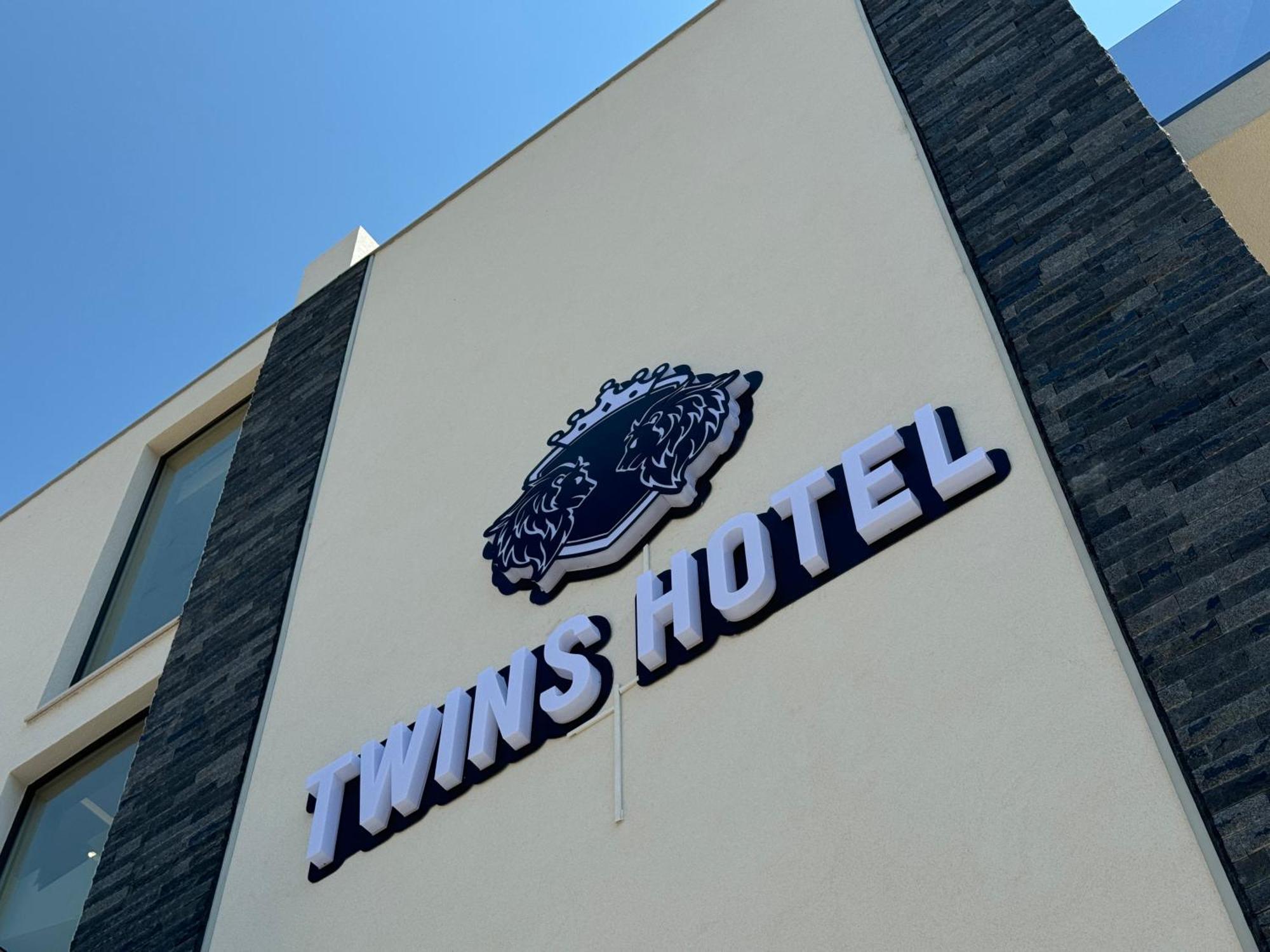 Twins Hotel Vlorë Exterior foto